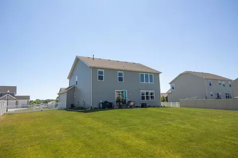 8824 Mallard Ln, Saint John, IN 46373 photo 3