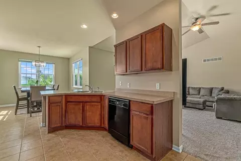 1815 E 103rd Pl, Crown Point, IN 46307 photo 6