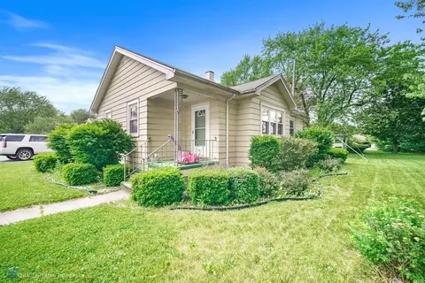 846 Dixie, Beecher, IL 60401 photo 2