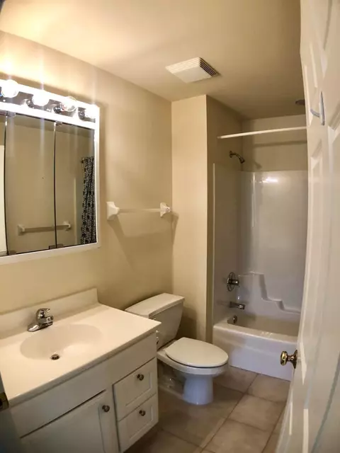 2629 Georgetowne Dr #C2, Highland, IN 46322 photo 12