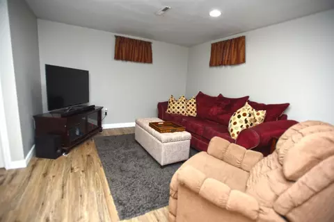 1016 N Dwiggins St, Griffith, IN 46319 photo 10