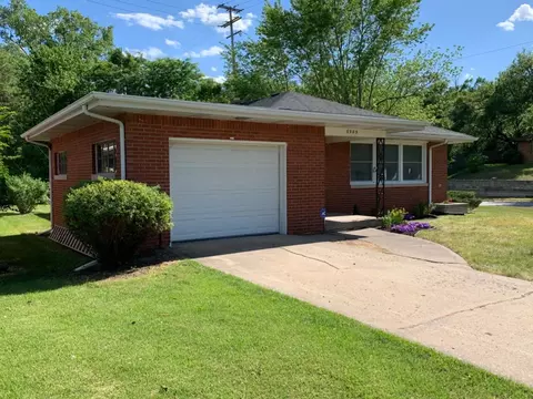 6505 Ash Pl, Gary, IN 46403 photo 2