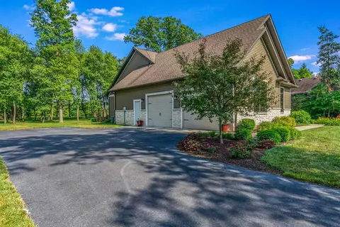 10929 Bunker Dr, De Motte, IN 46310 photo 2