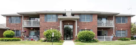 630 Cambridge Ct #2A, Munster, IN 46321 photo 1