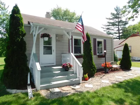 201 Maple St, Crown Point, IN 46307 photo 3