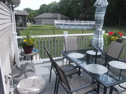 1173 Carol St, Burns Harbor, IN 46304 photo 9