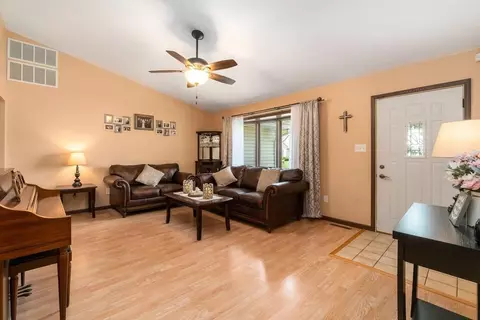 2433 Juniper St, Portage, IN 46368 photo 5
