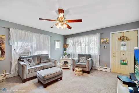 605 W Pine St, Griffith, IN 46319 photo 8