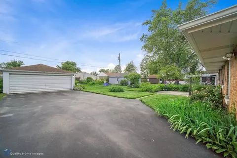 605 W Pine St, Griffith, IN 46319 photo 14