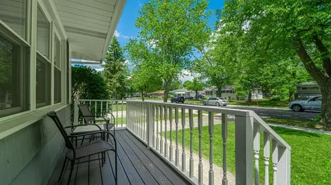 919 E Crestview Ct, Crown Point, IN 46307 photo 3