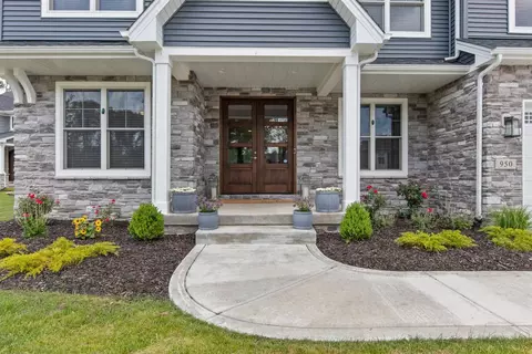 950 Schilling Dr, Crown Point, IN 46307 photo 2