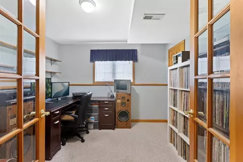 8761 Hamlin Pl, Crown Point, IN 46307 photo 15
