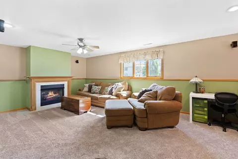 8761 Hamlin Pl, Crown Point, IN 46307 photo 13