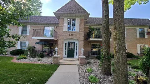2629 Georgetowne Dr #B1, Highland, IN 46322 photo 1