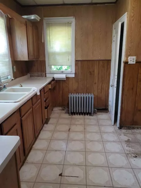 332 Johnson St, Gary, IN 46402 photo 5