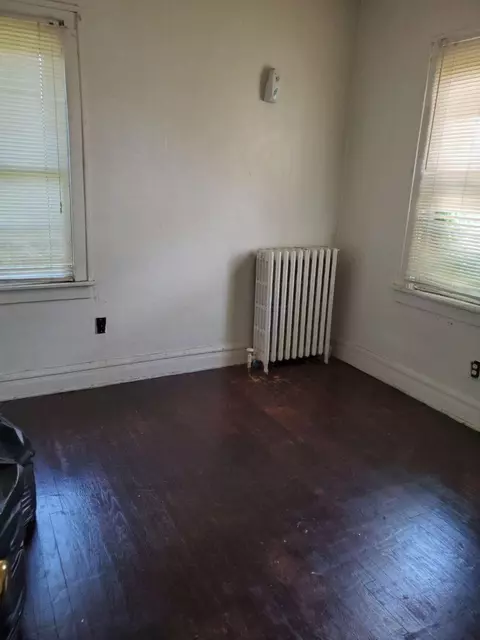 332 Johnson St, Gary, IN 46402 photo 4