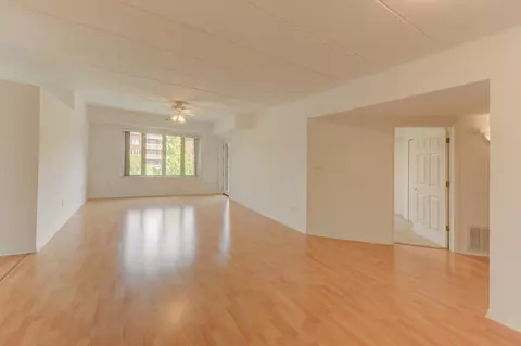 8445 Manor Ave #202, Munster, IN 46321 photo 2