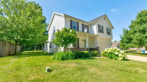 298 Dawn Dr, Valparaiso, IN 46385 photo 2