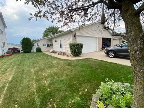 1710 Chestnut Dr, Crown Point, IN 46307 photo 2