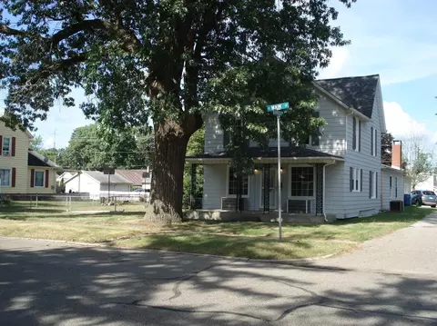 403 S Main St, Knox, IN 46534 photo 2