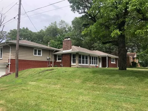 2670 Crest Rd, Gary, IN 46408 photo 2