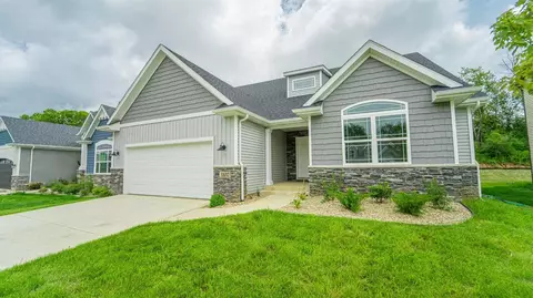 4102 Crown Dr, Valparaiso, IN 46383 photo 1
