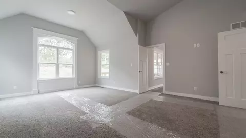 4102 Crown Dr, Valparaiso, IN 46383 photo 11