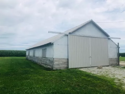1648 W State Road 16, Brook, IN 47922 photo 4