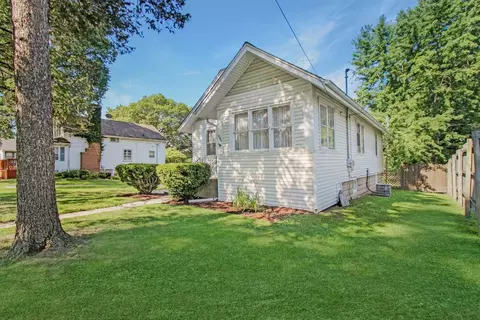401 Hoffman St, Crown Point, IN 46307 photo 4