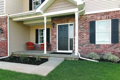 8758 Burr Ridge Cir, Crown Point, IN 46307 photo 2
