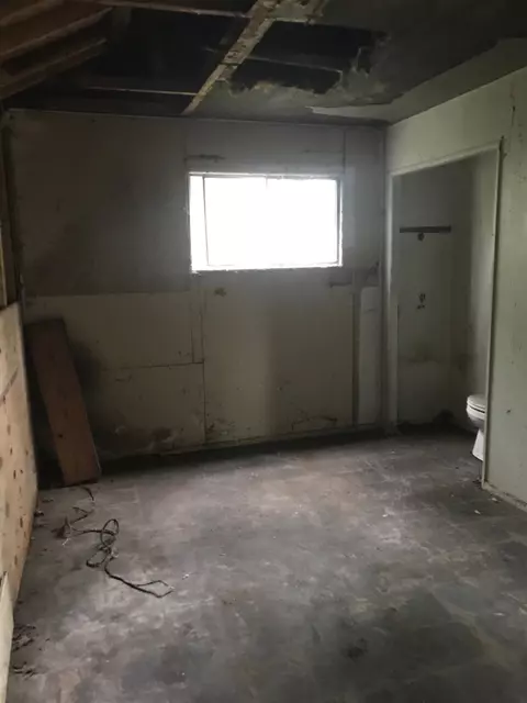 3161 Sobieski St, New Chicago, IN 46342 photo 13