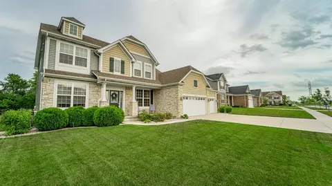 10091 Pearwood Dr, Saint John, IN 46373 photo 2