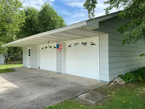 406 E Bates St, Hebron, IN 46341 photo 8
