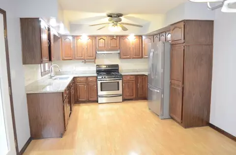 7906 Frederick Ave, Munster, IN 46321 photo 5