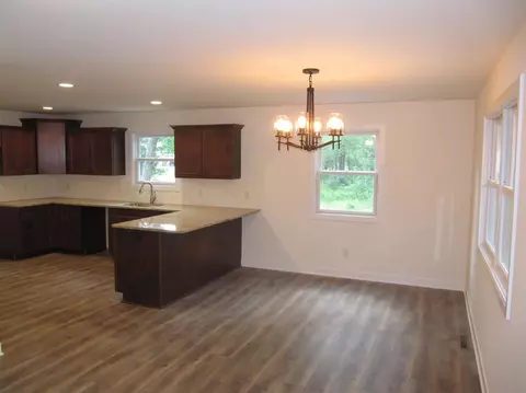 10143 Rustic Dr, De Motte, IN 46310 photo 11