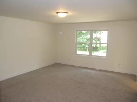 10143 Rustic Dr, De Motte, IN 46310 photo 24