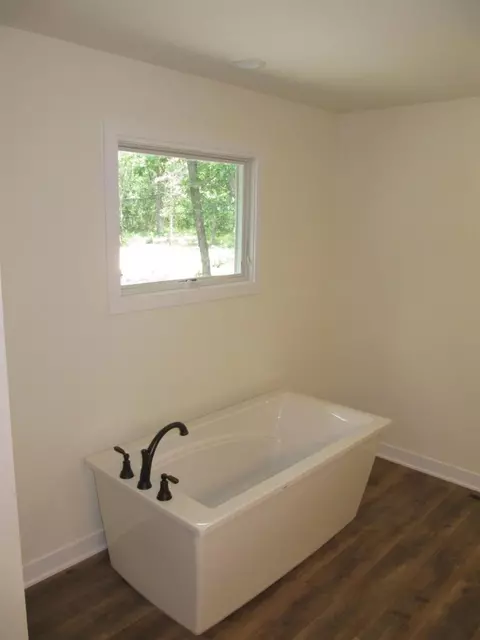 10143 Rustic Dr, De Motte, IN 46310 photo 28