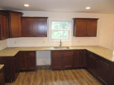 10143 Rustic Dr, De Motte, IN 46310 photo 13