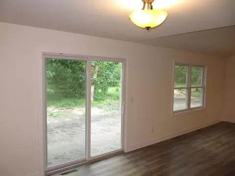 10143 Rustic Dr, De Motte, IN 46310 photo 17