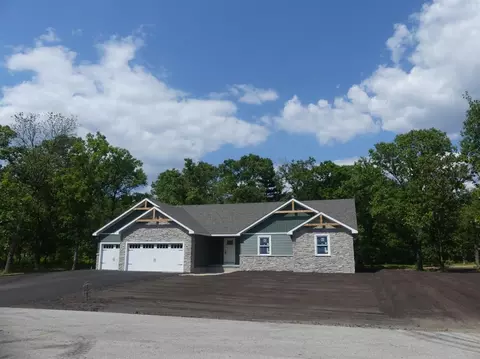 10143 Rustic Dr, De Motte, IN 46310 photo 3