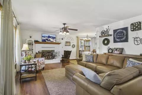 348 S Park Dr, Griffith, IN 46319 photo 4