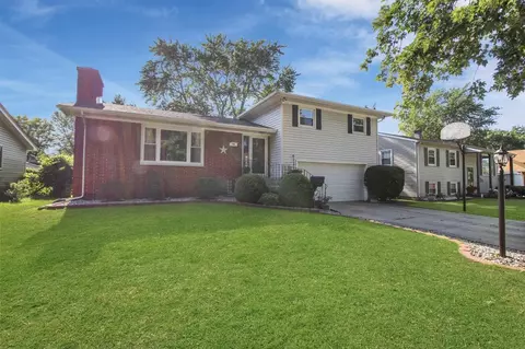 348 S Park Dr, Griffith, IN 46319 photo 1