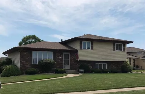 1503 Painted Leaf Dr, Crown Point, IN 46307 photo 1