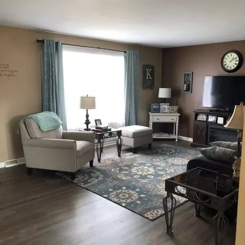 1503 Painted Leaf Dr, Crown Point, IN 46307 photo 4