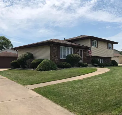 1503 Painted Leaf Dr, Crown Point, IN 46307 photo 3