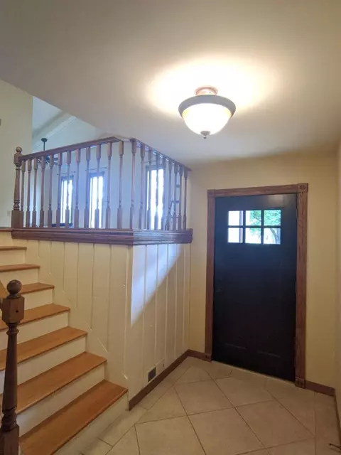 618 E Pine St, Griffith, IN 46319 photo 5