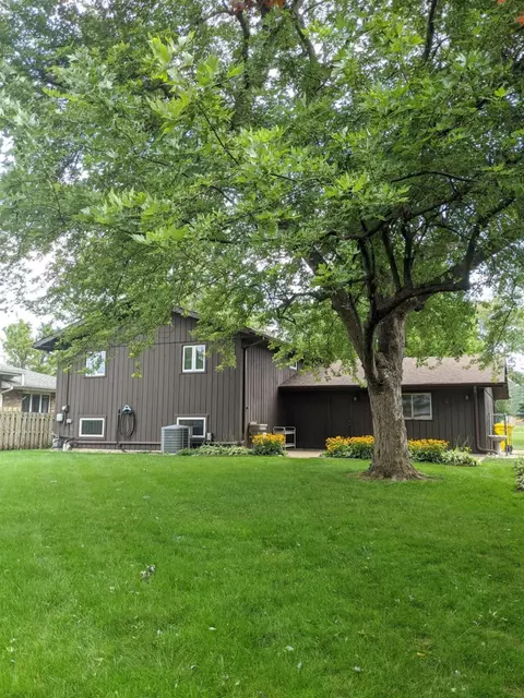 618 E Pine St, Griffith, IN 46319 photo 41