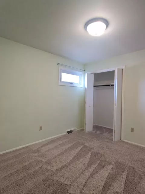 618 E Pine St, Griffith, IN 46319 photo 22