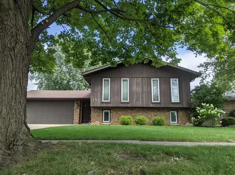 618 E Pine St, Griffith, IN 46319 photo 2