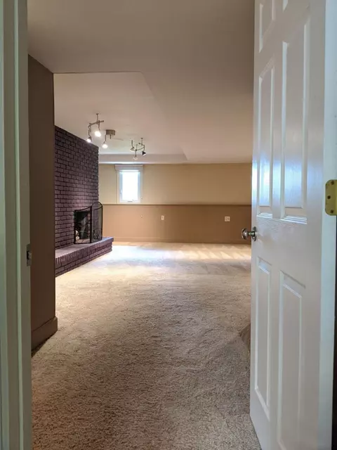 618 E Pine St, Griffith, IN 46319 photo 27